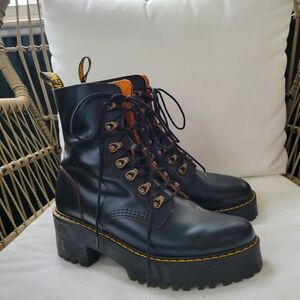 Dr. Martens Leona Boots